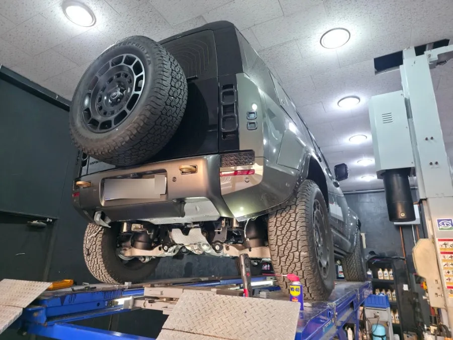 Land Rover Defender exhaust upgrade - Land Rover Defender Performance Upgrade Review photo 5