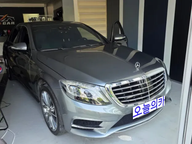 Mercedes-Benz S-Class W222 Ambient Lighting Review — Cost photo 2