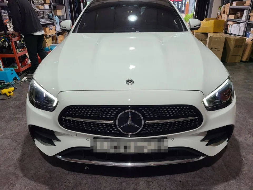 Mercedes-Benz E-Class W214 car audio installation result
