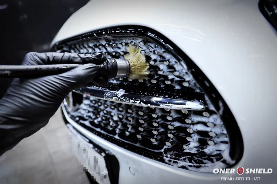 メルセデス・ベンツ Eクラス W213のガラスコーティング事例 施工写真 3-2