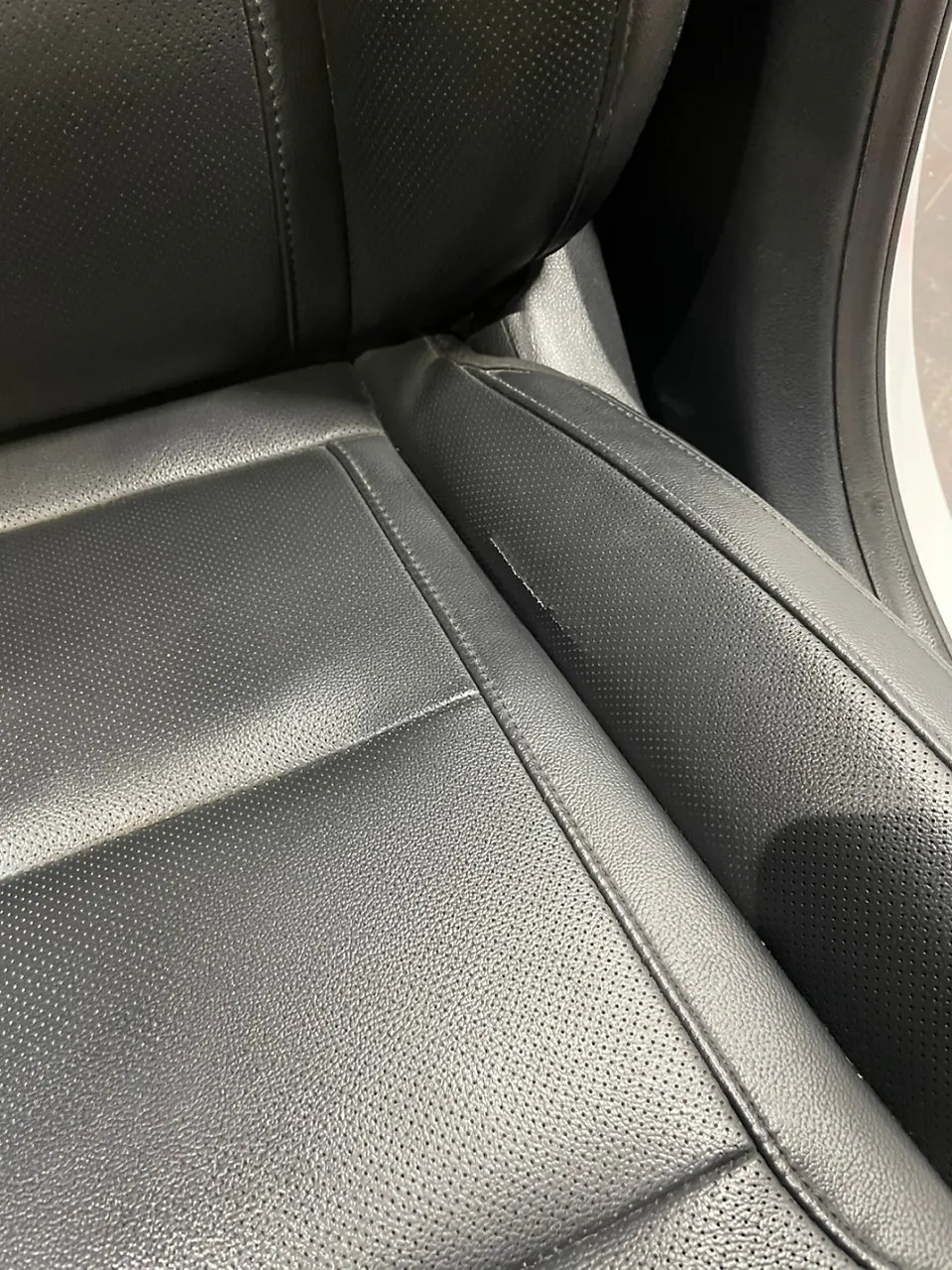 Hyundai Azera seat ventilation - Hyundai Azera Seat Climate Upgrade Review photo 3