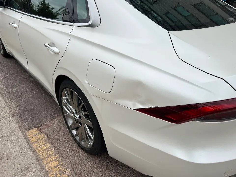 Hyundai Azeraのカーラッピング事例｜費用目安・仕上がり 施工写真 1-2