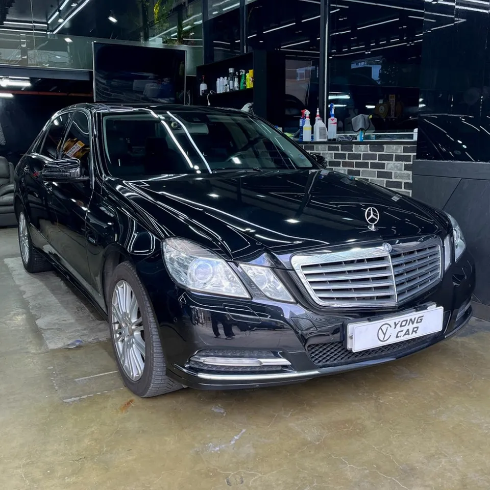 メルセデス・ベンツ Eクラス W213のガラスコーティング事例 施工写真 1-1