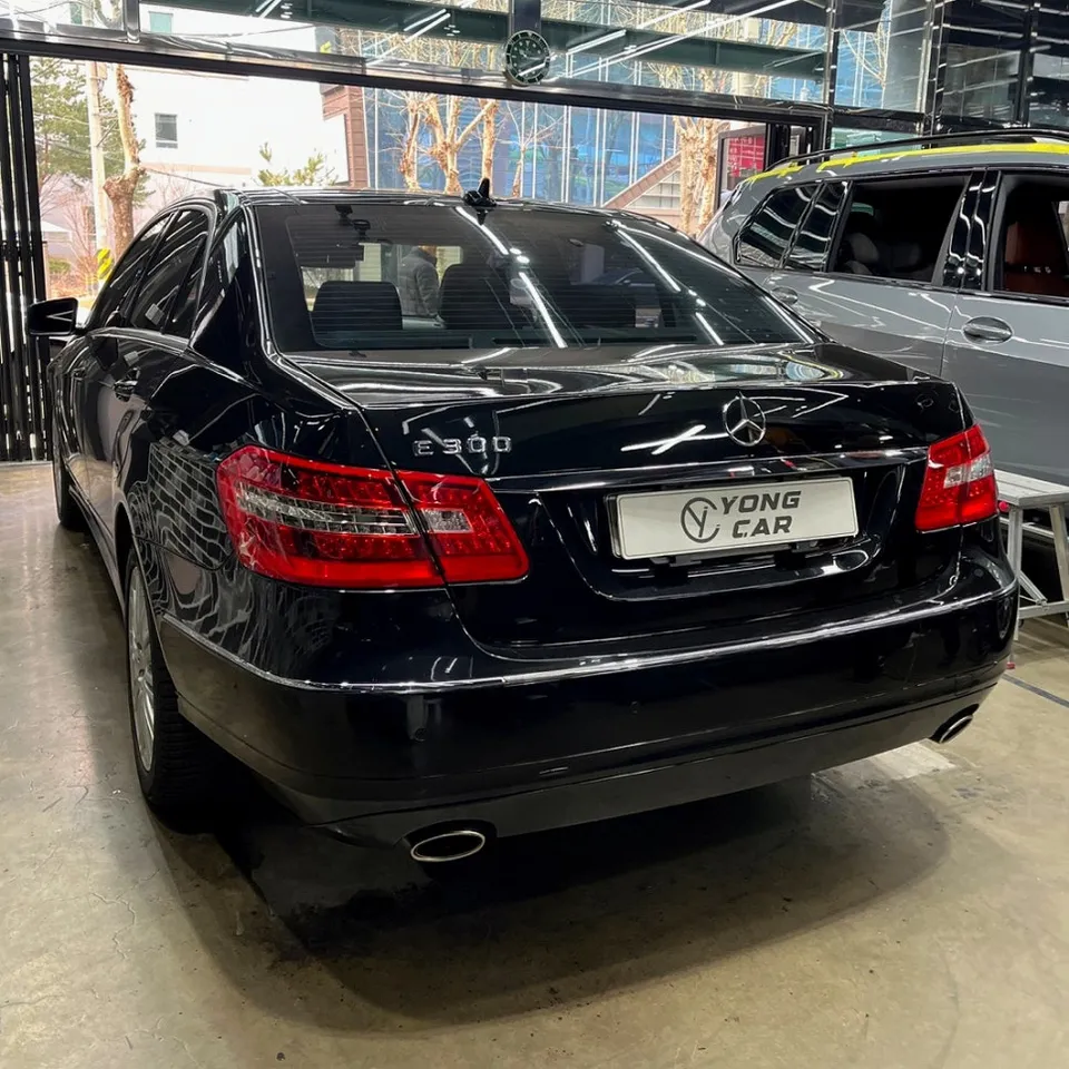 メルセデス・ベンツ Eクラス W213のガラスコーティング事例 施工写真 1-2