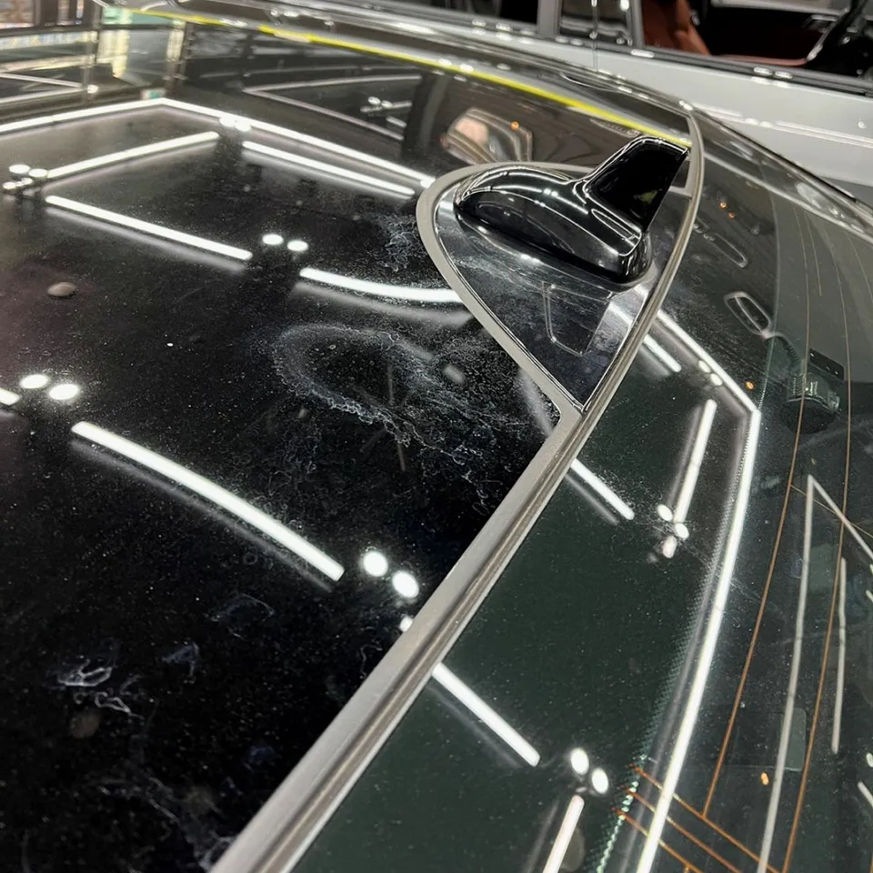メルセデス・ベンツ Eクラス W213のガラスコーティング事例 施工写真 1-3