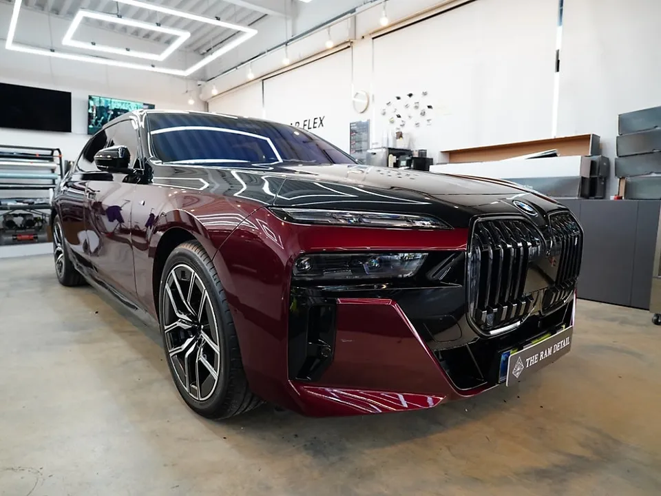 BMW 7 SeriesのPPF施工事例|費用目安・仕上がり 施工写真 1-3