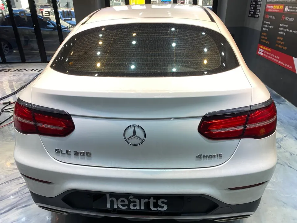 Mercedes-Benz GLCのガラスコーティング事例|韓国での施工例 施工写真 3-2