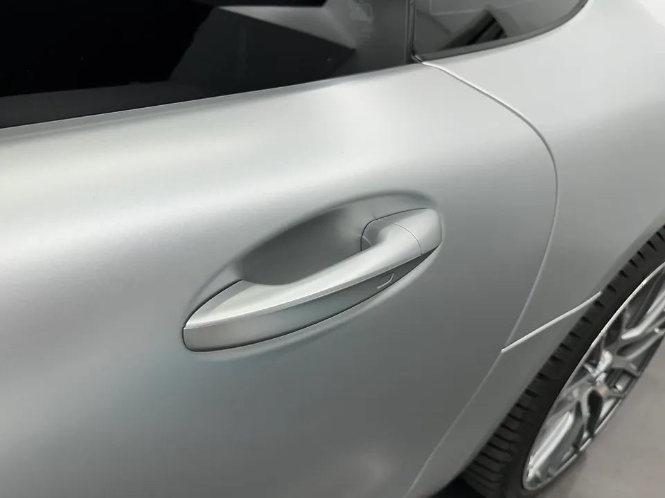 Mercedes-Benz AMG GTSのカーラッピング事例 施工写真 3-2