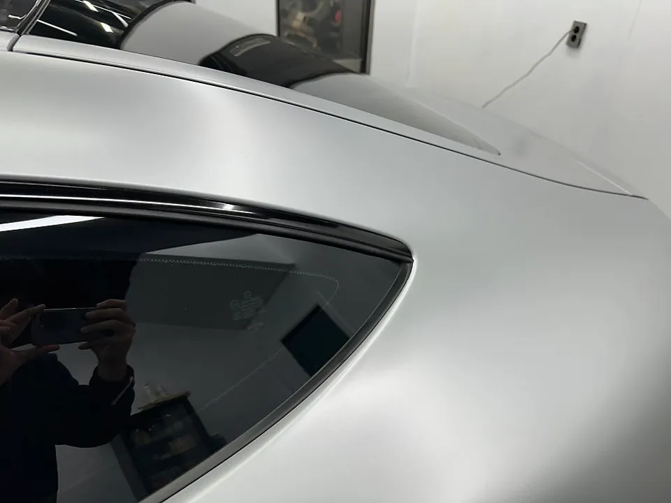 Mercedes-Benz AMG GTSのカーラッピング事例 施工写真 4-2
