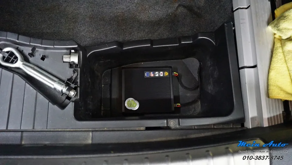BMW X6のAndroid Auto・CarPlay取付事例 施工写真 6