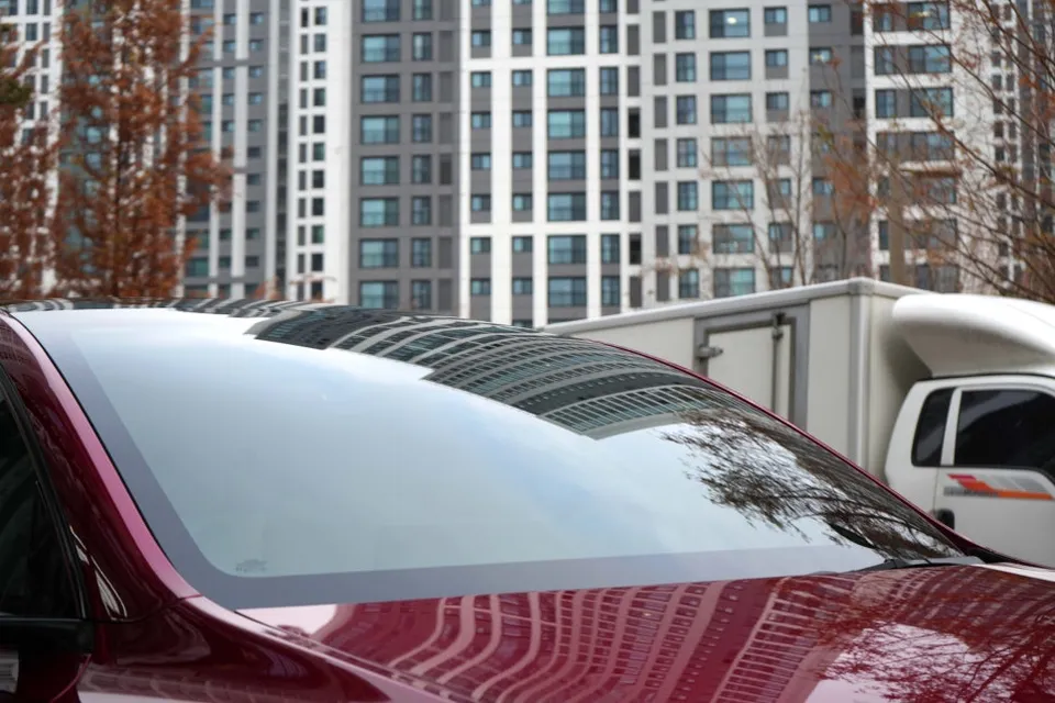 Tesla Model Y window tinting - Tesla Model Y Window Tinting Review: Rainbow V90 Film photo 4