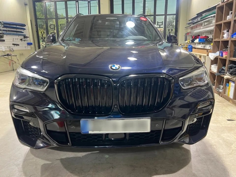 BMW X5のカーラッピング事例|クロームをブラック化 施工写真 3-1