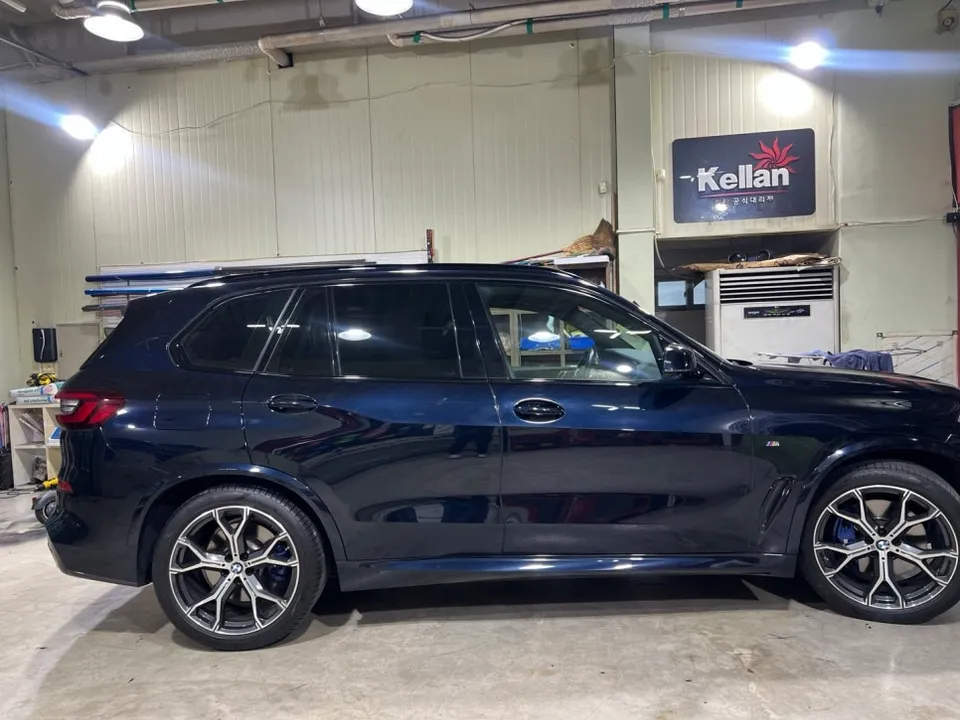 BMW X5のカーラッピング事例|クロームをブラック化 施工写真 3-2
