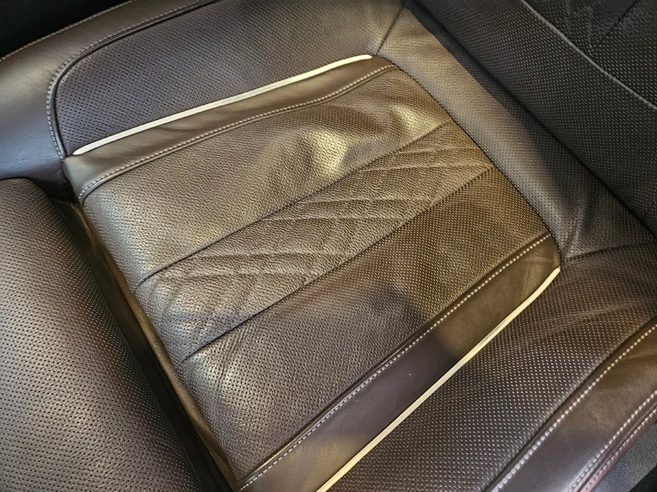 BMW 5 Series G30 interior customization - BMW 5 Series G30 Seat Restoration Review — Restored Comfort photo 4