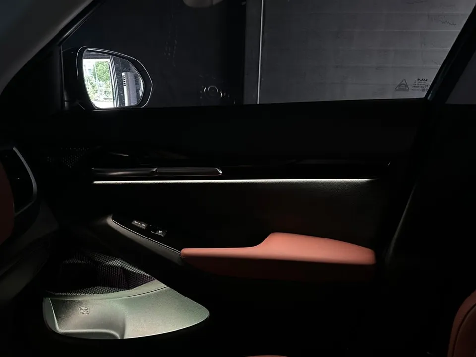 Kia Seltos Ambient Lighting Review — Genesis-Like Interior photo 2