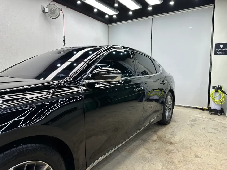 Hyundai Grandeur IGのガラスコーティング事例 施工写真 3-2