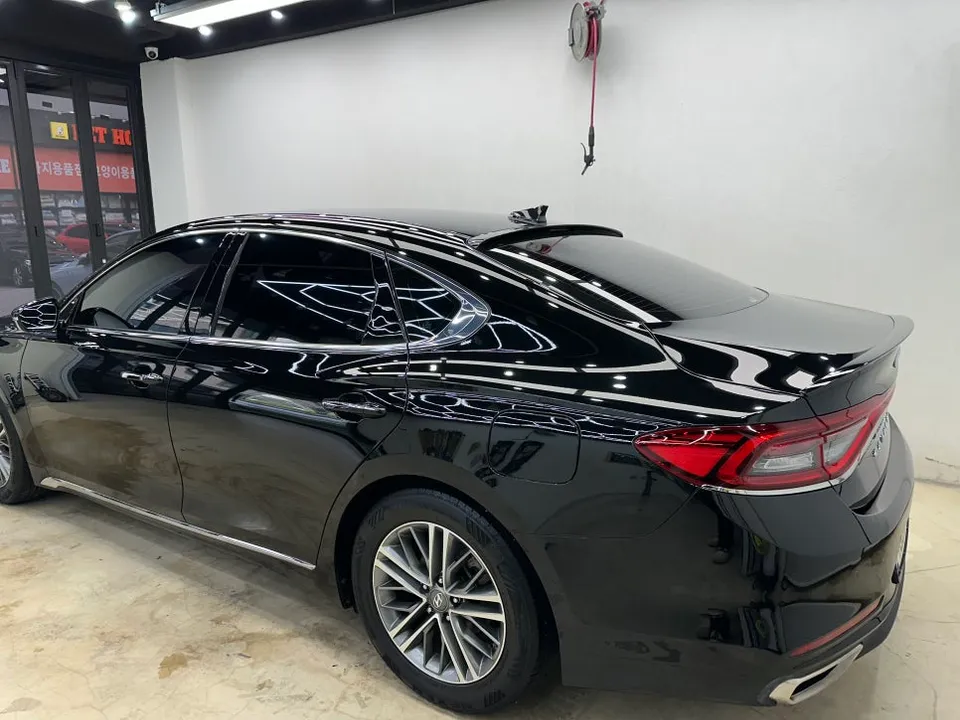 Hyundai Grandeur IGのガラスコーティング事例 施工写真 1-3