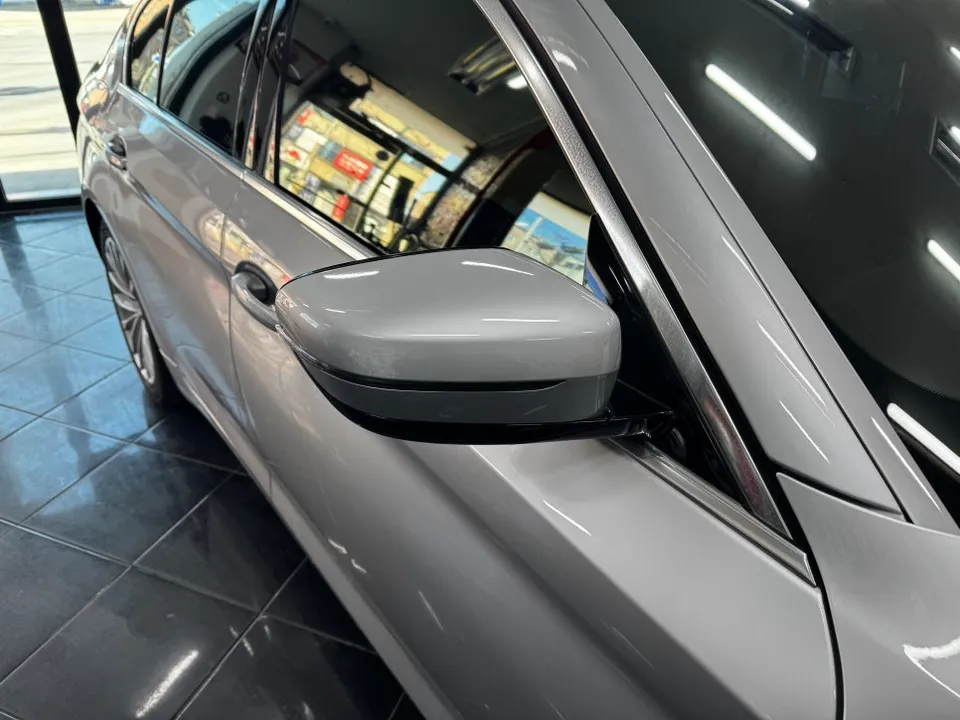 BMW 5 Series G30のカーラッピング事例｜費用目安・仕上がり 施工写真 2-2