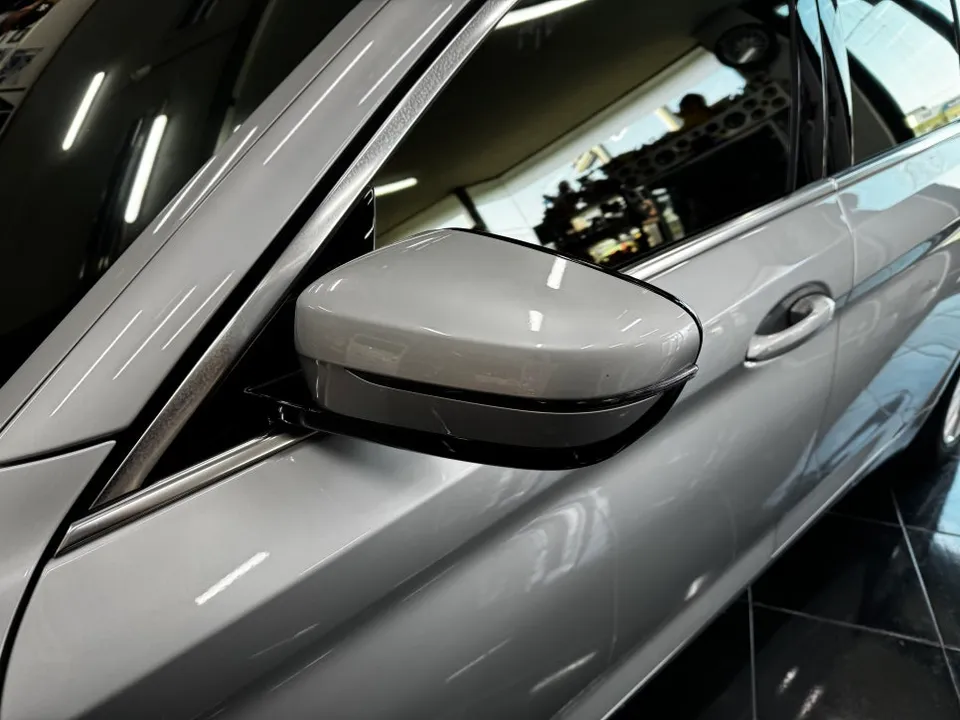 BMW 5 Series G30のカーラッピング事例｜費用目安・仕上がり 施工写真 3-2