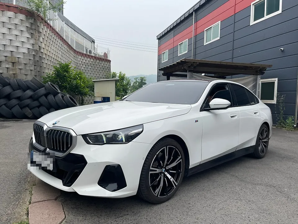 BMW 530i/iX60/750i Wheel Repair & Painting Review