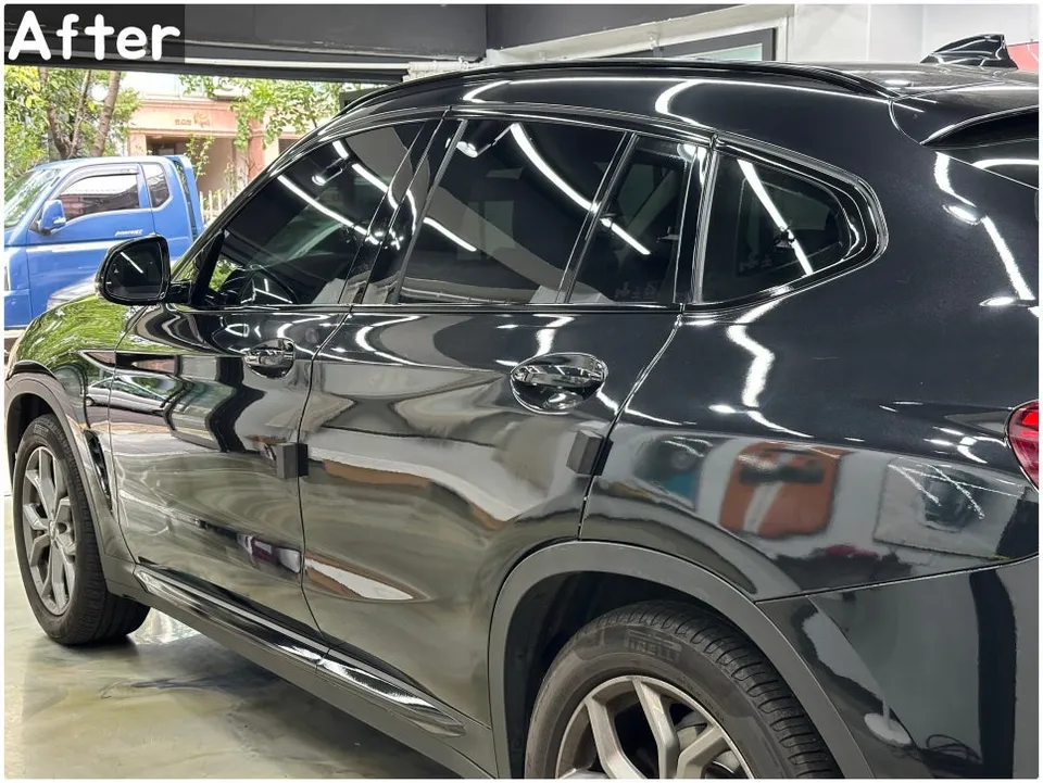 BMW X4 G02のカーラッピング事例：オールブラックで引き締まったSUV 施工写真 2-2
