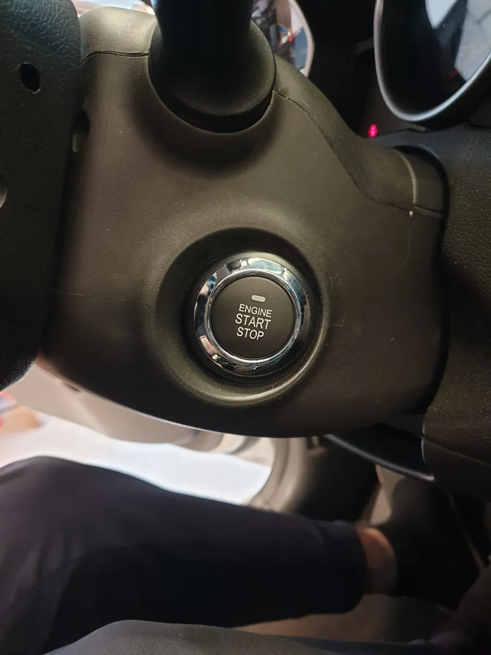 Hyundai Elantra MDのドラレコ取付事例|費用目安・仕上がり 施工写真 1-3