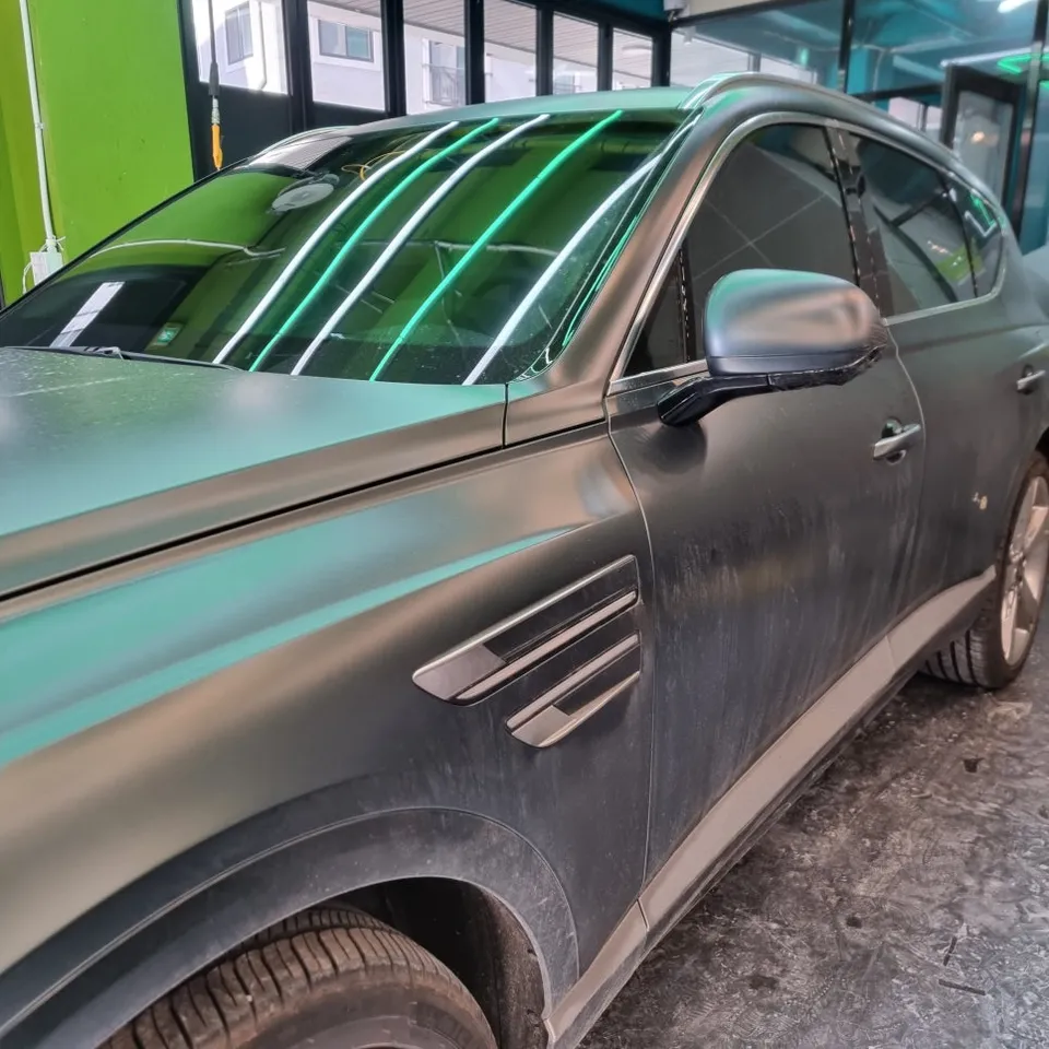 Genesis GV80のガラスコーティング事例|韓国での施工 施工写真 2-1
