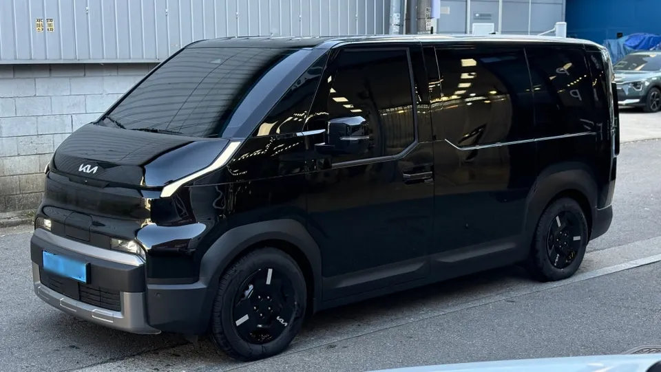 Kia PV5 new car package - Kia PV5 New Car Package Review — Enhanced Protection photo 3