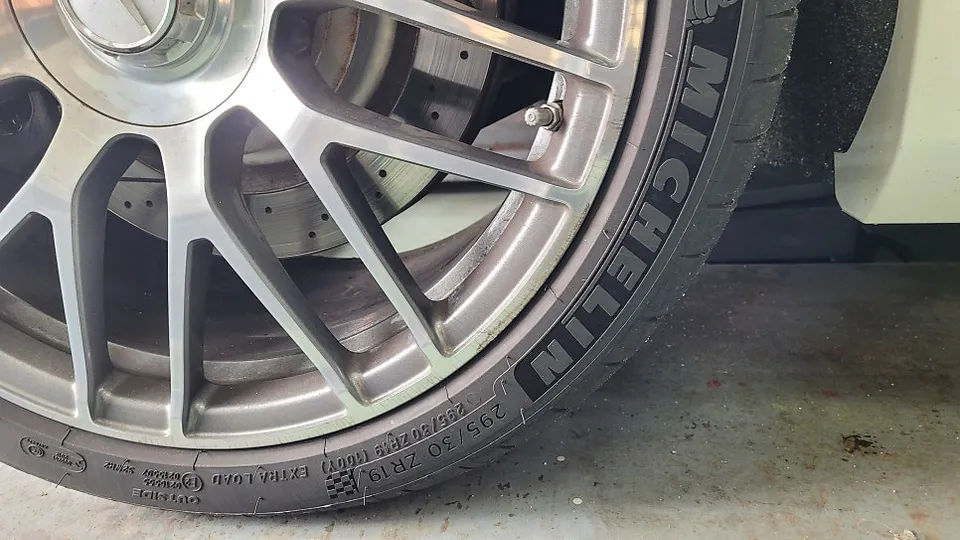 Mercedes-Benz C63 AMG wheel repair - Mercedes-Benz C63 AMG Wheel Repair Installation Review — Cost photo 2