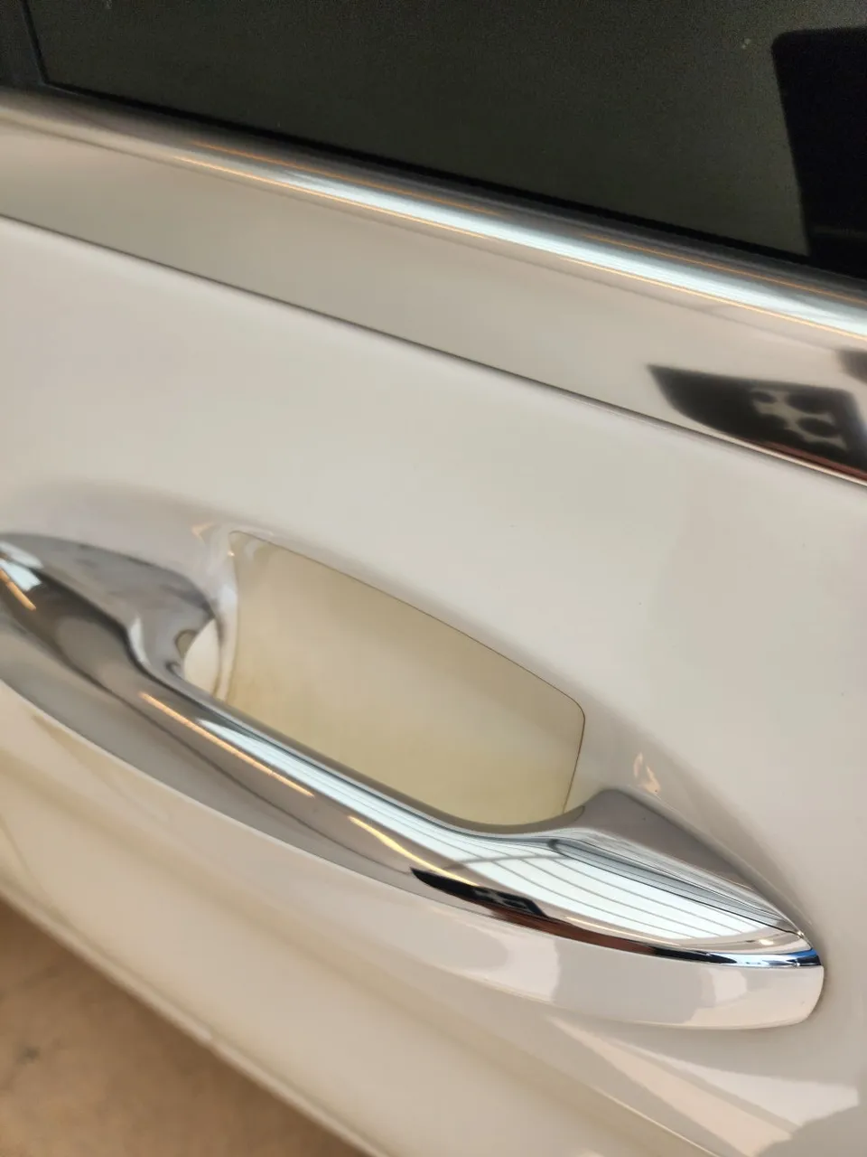 Mercedes-Benz Cクラス W205 PPF施工事例｜費用目安・仕上がり 施工写真 3-2