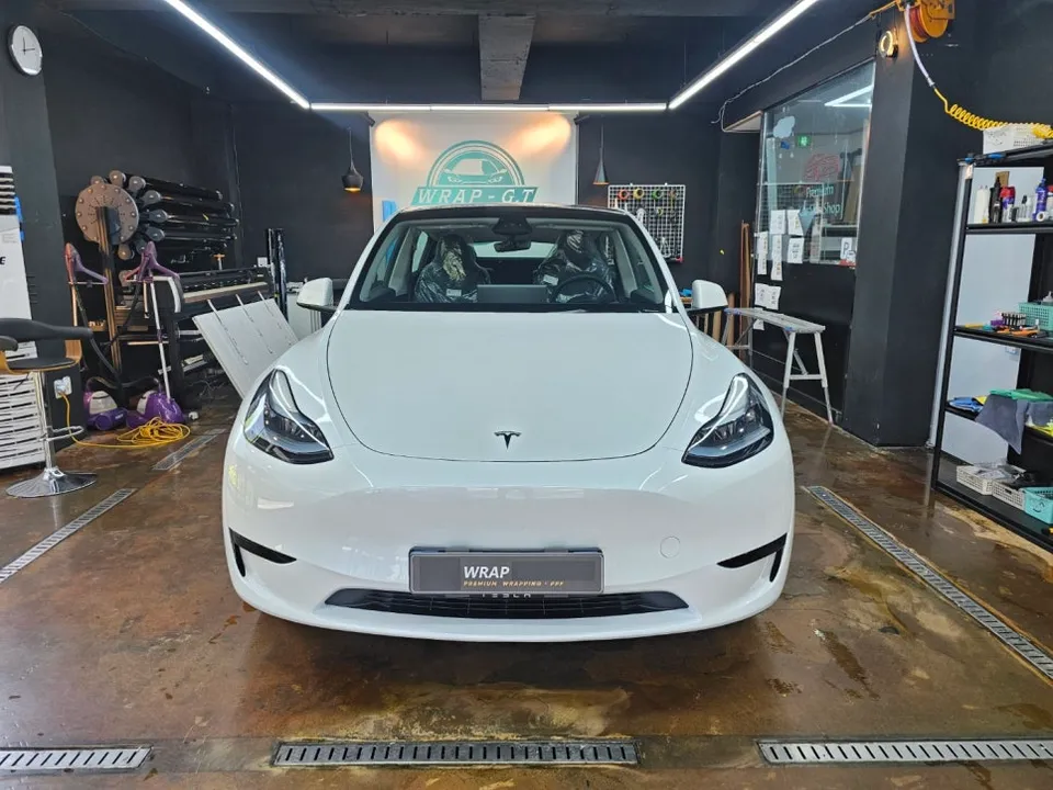 Tesla Model Y new car package installation result