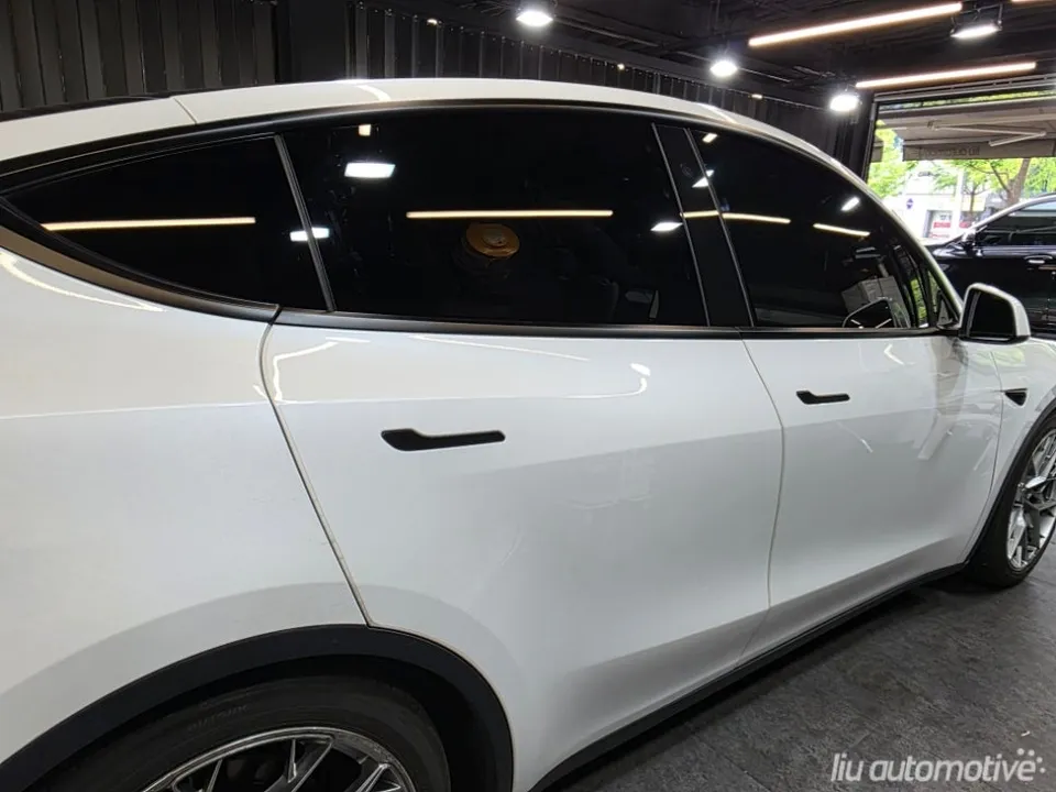 Tesla Model Y oem options - Tesla Model Y Soft Closing Doors Review — Enhanced Convenience photo 3