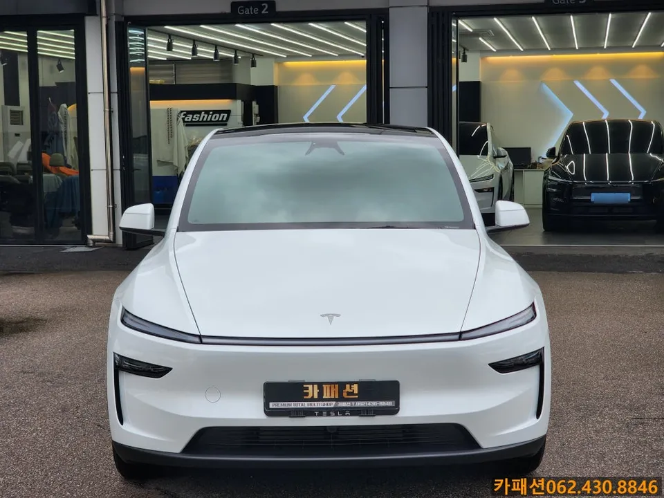 Tesla Model Yのカーフィルム施工事例｜費用目安・仕上がり 施工写真 2-2