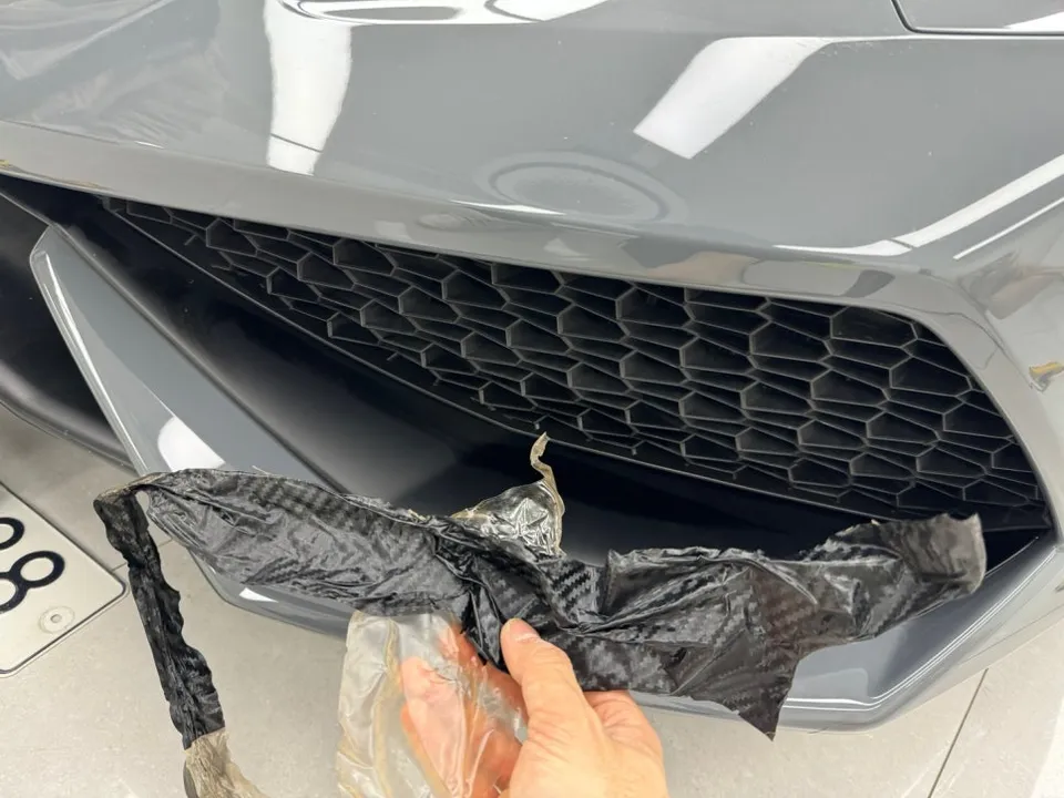 Lamborghini Huracánのカーラッピング事例|費用目安・仕上がり 施工写真 3-1
