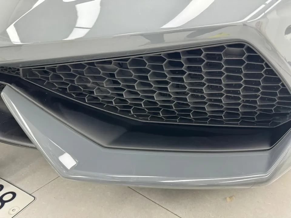 Lamborghini Huracánのカーラッピング事例|費用目安・仕上がり 施工写真 1-2