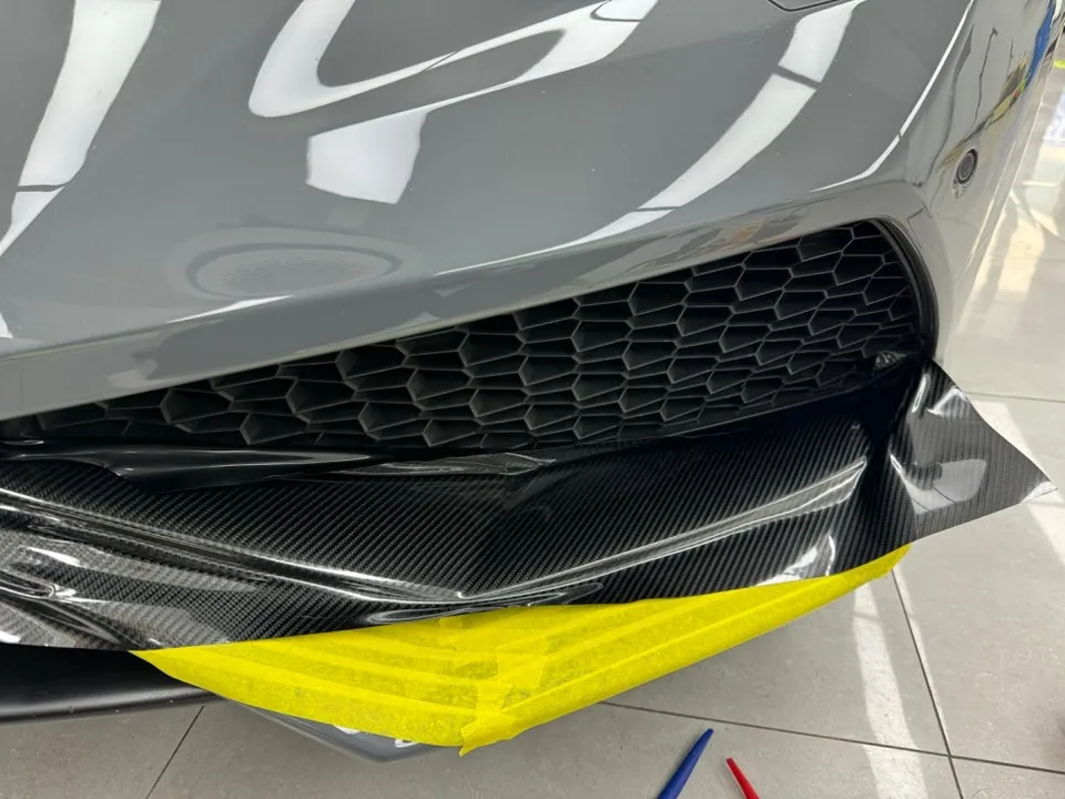 Lamborghini Huracánのカーラッピング事例|費用目安・仕上がり 施工写真 3-2