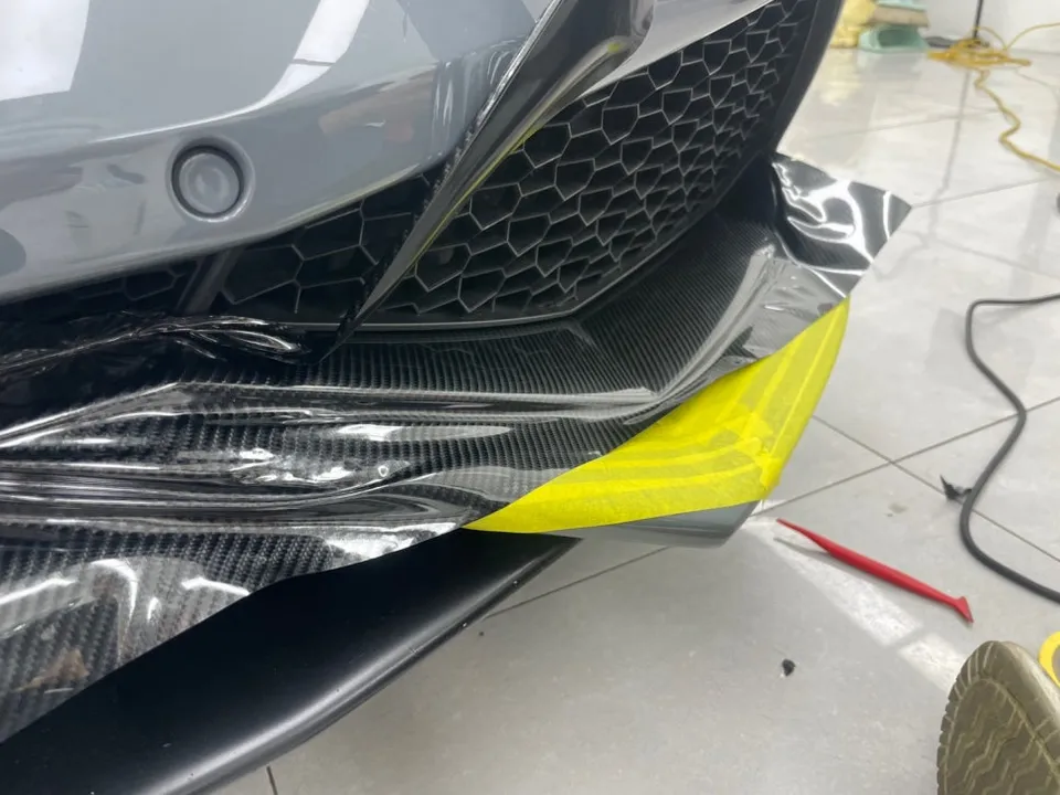 Lamborghini Huracánのカーラッピング事例|費用目安・仕上がり 施工写真 1-3