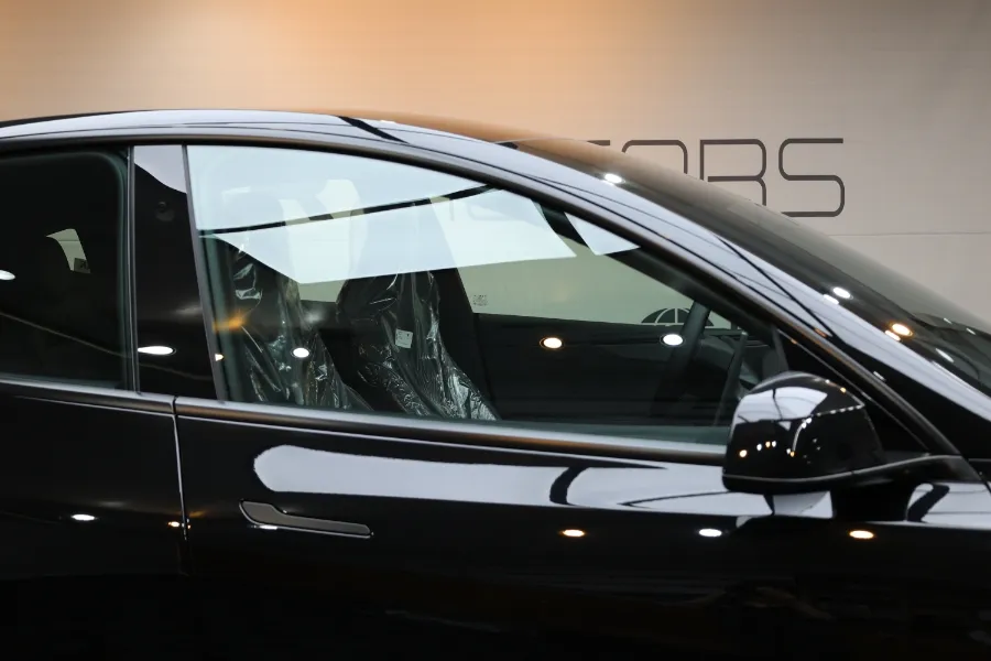 BMW X7 ambient lighting - BMW X7 Ambient Lighting Review — Enhanced Interior LEDs photo 4