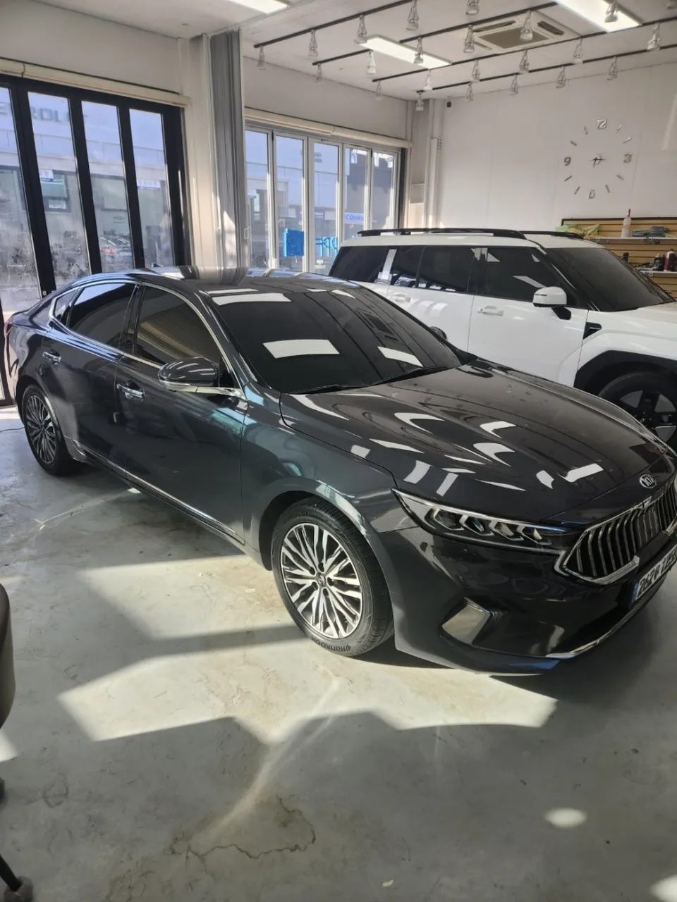 Kia K7のカーフィルム施工事例 施工写真 6