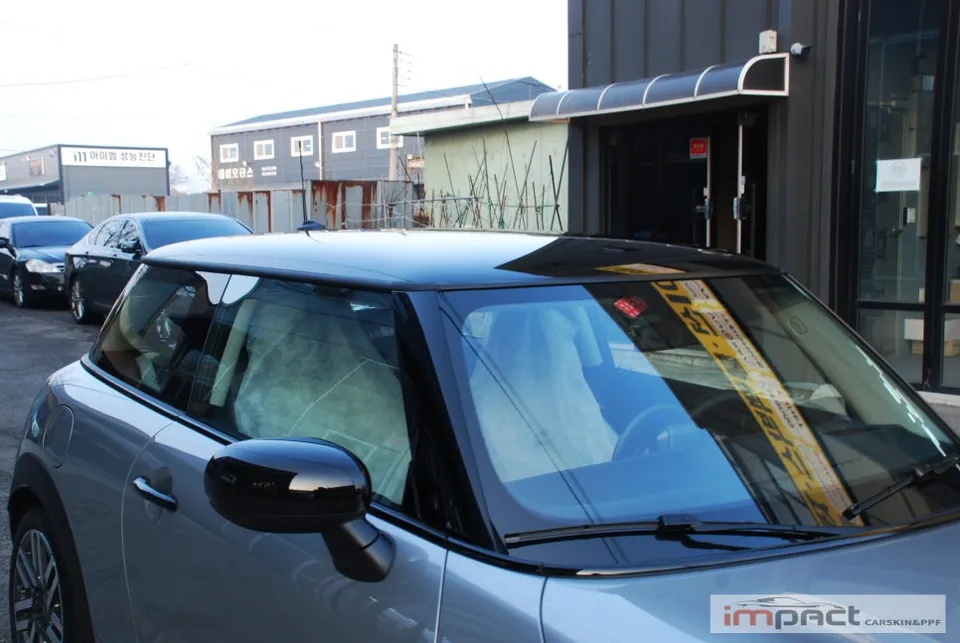 MINI MINI Cooperのカーラッピング事例｜費用目安・仕上がり 施工写真 2-3