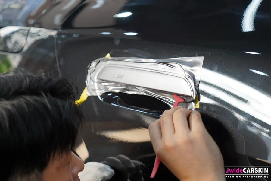 BMW i4 vinyl wrap - BMW i4 Vinyl Wrap Review: Satin Dark Grey Transformation photo 5