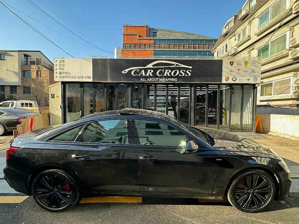 Audi A6のPPF施工事例｜内装の傷防止と高級感アップ 施工写真 3-1