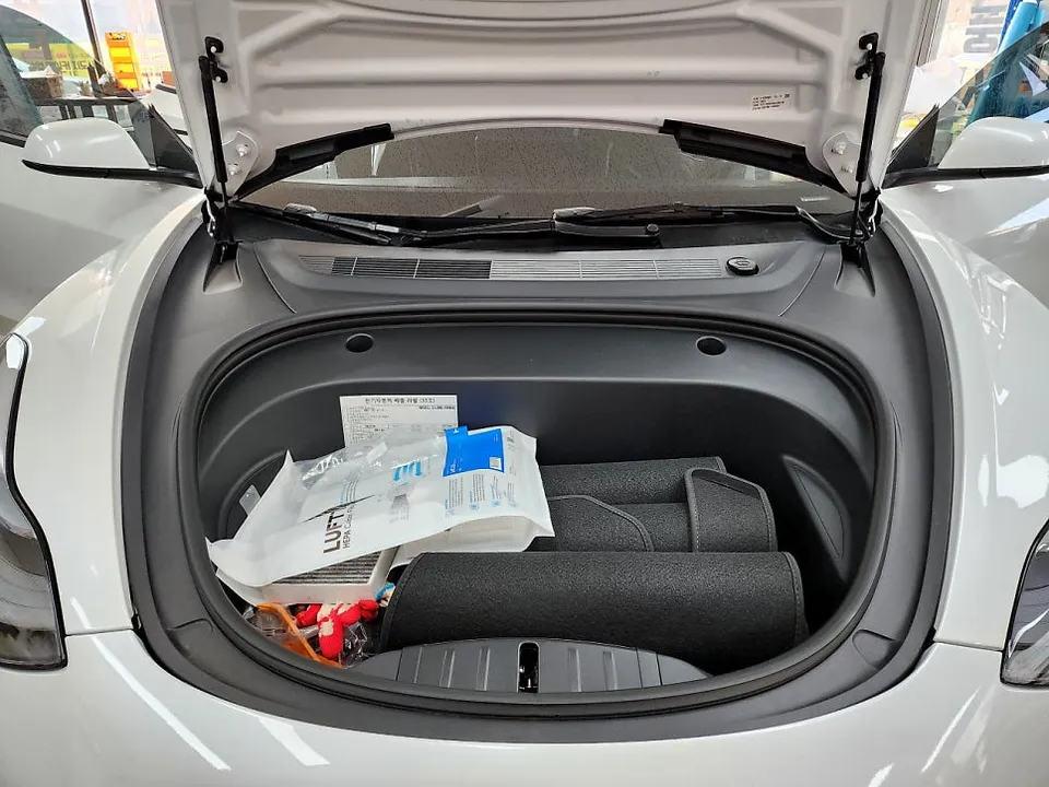 Tesla Model 3 soundproofing - Tesla Model 3 Undercoating Review: Wind King Soundproofing photo 4