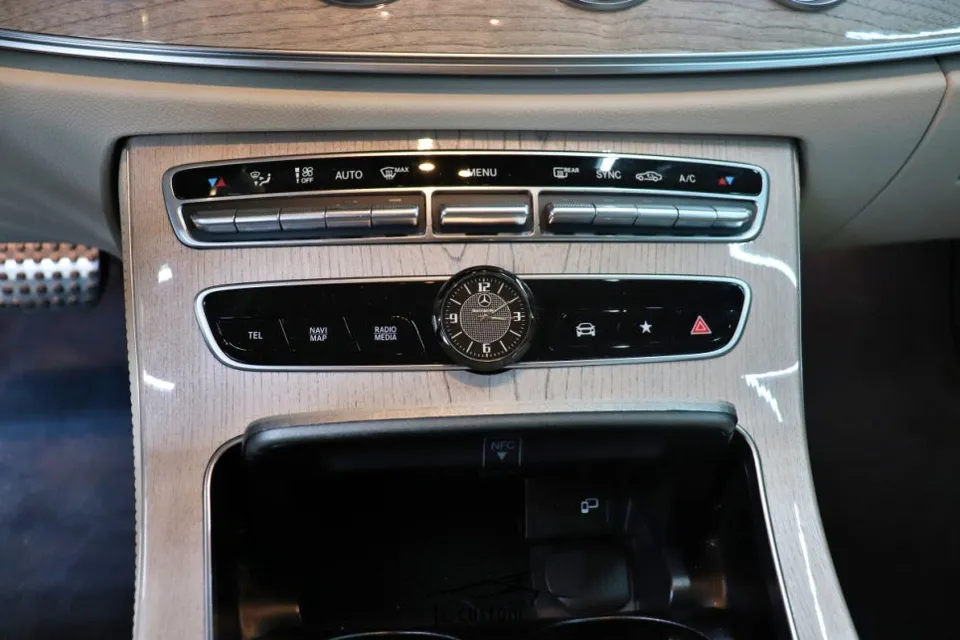 Mercedes-Benz E-Class W213 ambient lighting - Mercedes-Benz E-Class W213 Ambient Lighting Review photo 4