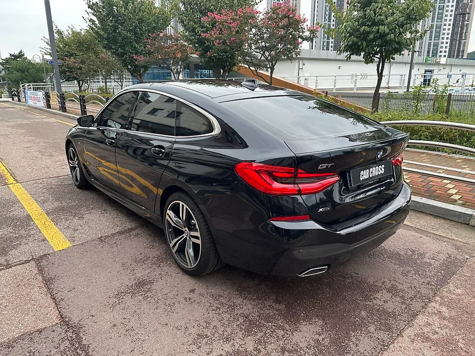 BMW 6 Series GTのカーラッピング事例｜費用目安・仕上がり 施工写真 3-1