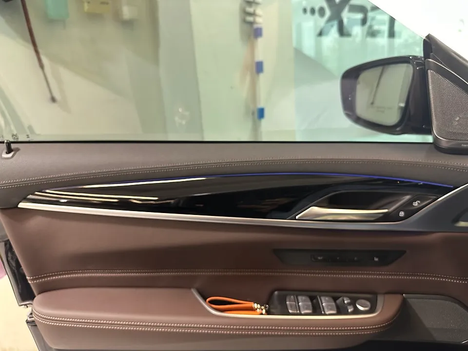 BMW 6 Series GTのカーラッピング事例｜費用目安・仕上がり 施工写真 1-3
