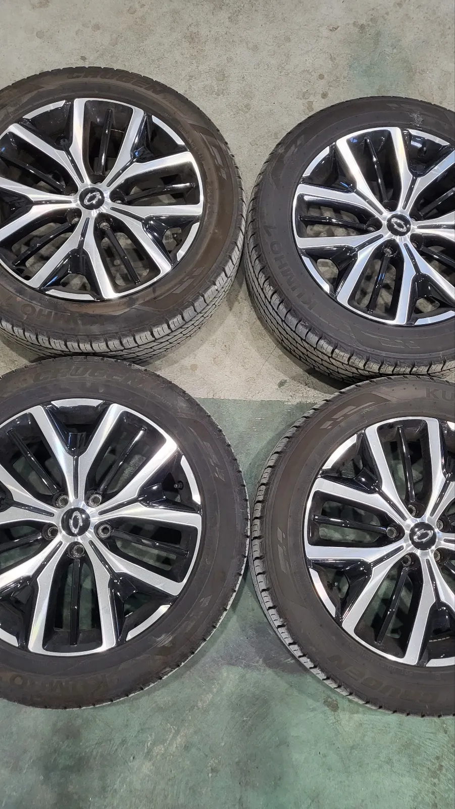 Renault Korea QM6 wheel repair - Renault Korea QM6 Wheel Repair & Black Gloss Painting Review photo 3