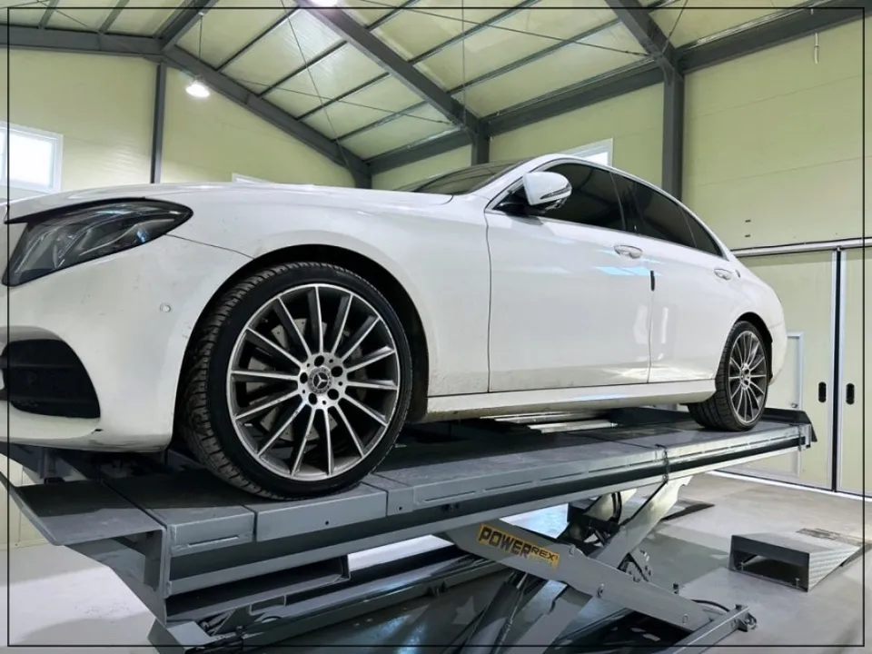 Mercedes-Benz E-Class wheel repair - Mercedes-Benz E-Class Wheel Repair & Refinishing — Matte Black Restoration photo 3