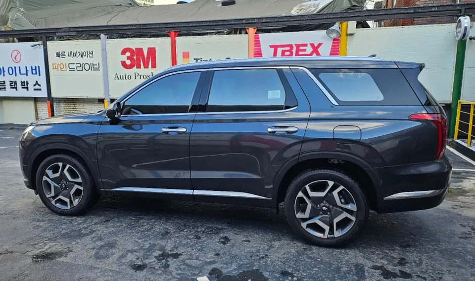 Hyundai Palisadeのカーフィルム施工事例｜費用目安・仕上がり 施工写真 1-2