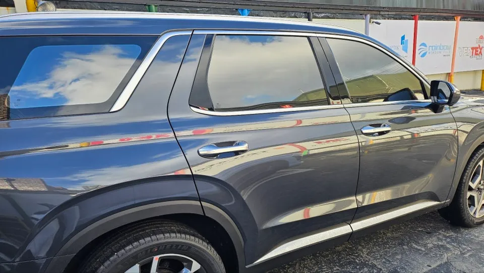 Hyundai Palisadeのカーフィルム施工事例｜費用目安・仕上がり 施工写真 3-2